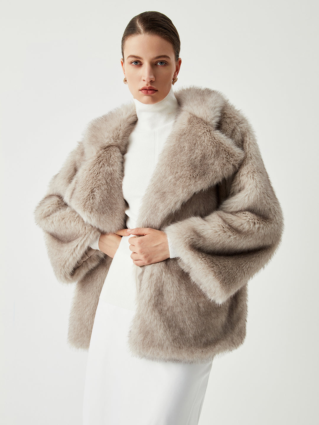 Felicia | Tidløs Faux Fur Omslagsfrakke