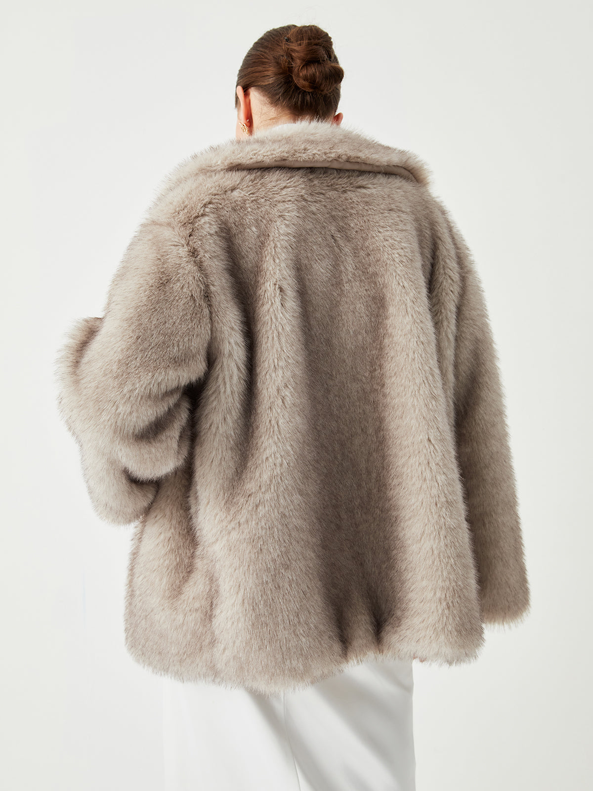 Felicia | Tidløs Faux Fur Omslagsfrakke