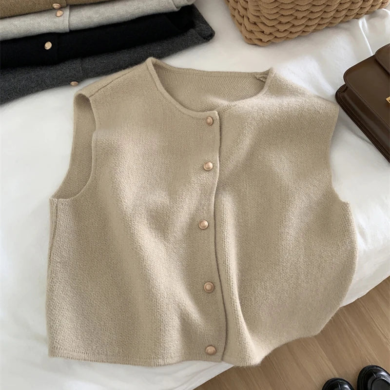Sandra | Stilfuld Strikket Vest med Knapper