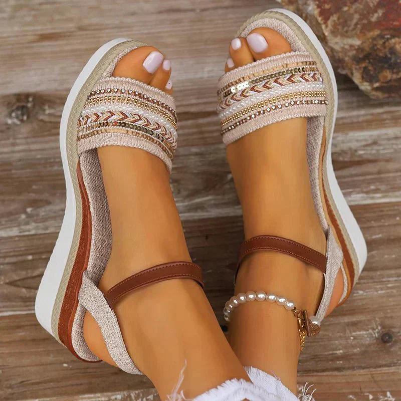 MONA | Sandaler med havfølelse