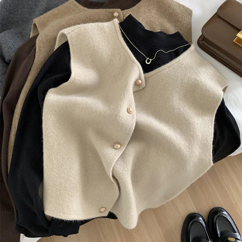 Sandra | Stilfuld Strikket Vest med Knapper