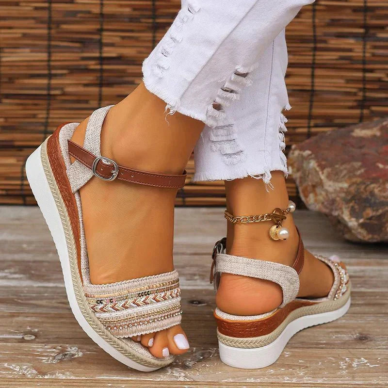 MONA | Sandaler med havfølelse